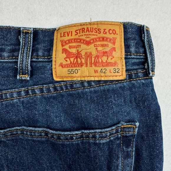 Levis 550 Straight Leg Jeans Mens Size 42X32 Medium Wash High Rise - Picture 14 of 15